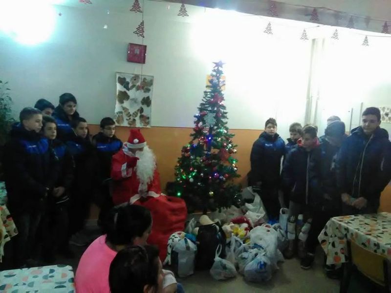 De ce iubim baschetul! Victoria din teren, transformată în cadouri de CSS Tg-Jiu