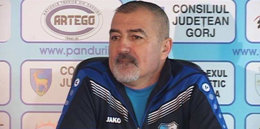 Antrenorul Pandurilor nu vrea bani de la Moş!
