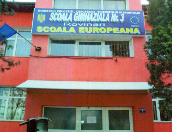 Asistați, colindați de elevii Școlii Gimnaziale nr.3 Rovinari