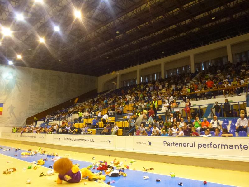 Se menţine “tradiţia” jucăriilor de pluş!