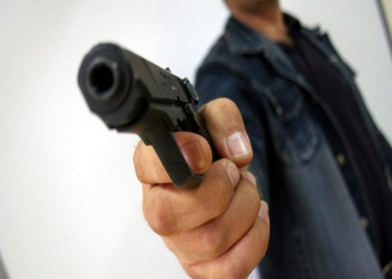 Condamnat după ce a tras cu pistolul deținut ilegal!