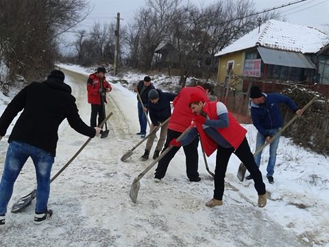 Două sate din Cîlnic, deszăpezite de social-democrații din comună