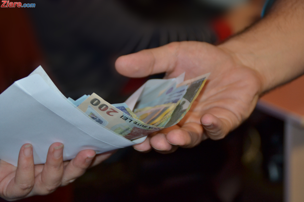 Un bărbat din Gorj a încercat să mituiască un polițist de frontieră