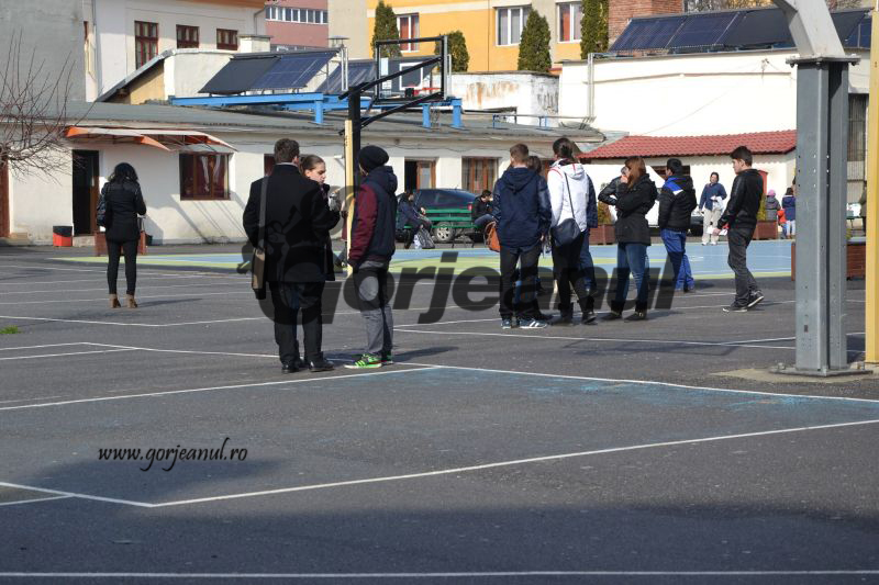 Mai mulți absenți la a doua probă a simulării examenelor naționale