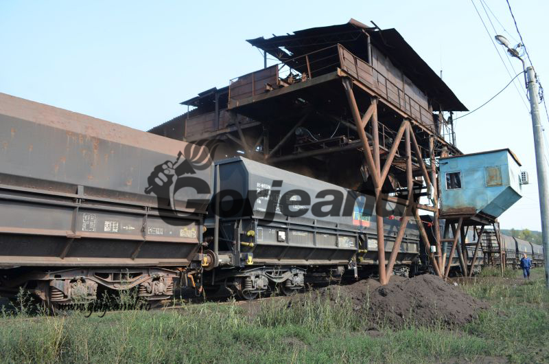 Garniturile de tren care transportă cărbunele CEO de la mine până la centrale, suplimentate de Ministerul Energiei