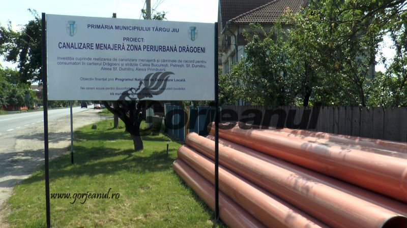 Încet, dar sigur, canalizarea de la Drăgoieni va fi terminată