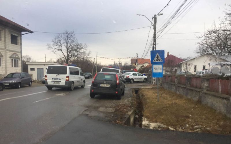 Încăierare într-un club din Novaci: Un minor de 17 ani, lovit cu briceagul în zona inimii