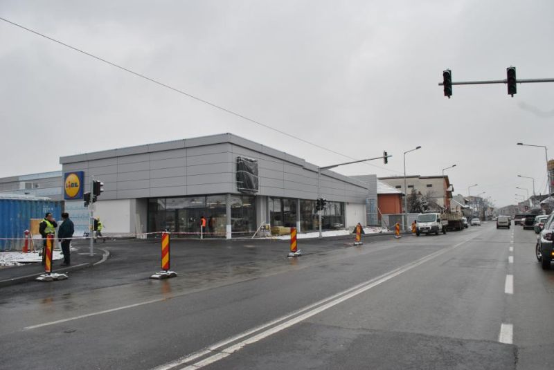 Se interzic parcările pe strada Victoriei!