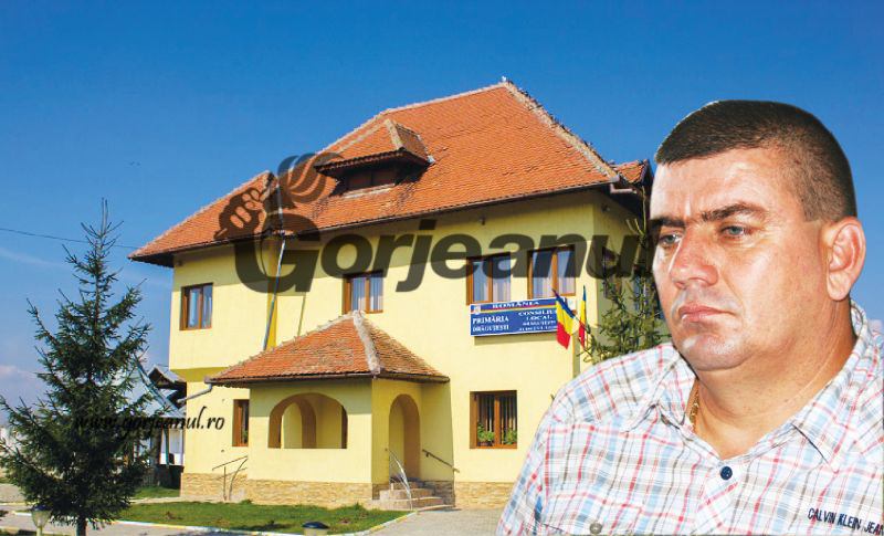 Trei consilieri și-au făcut cadou celularele gratuite! Mii de lei, plătiți eronat pentru odihna fostului primar Moșoiu
