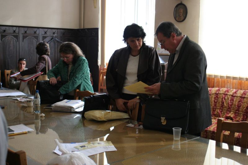 21 de cadre didactice au cerut soluționarea restrângerii de activitate