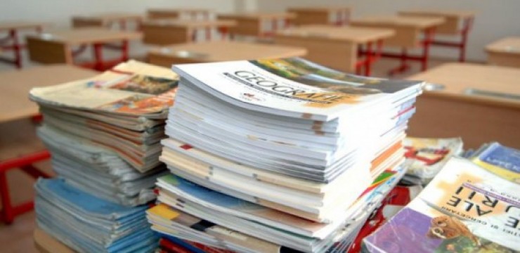Județul Gorj va primi 650.000 de lei pentru retipărirea manualelor școlare