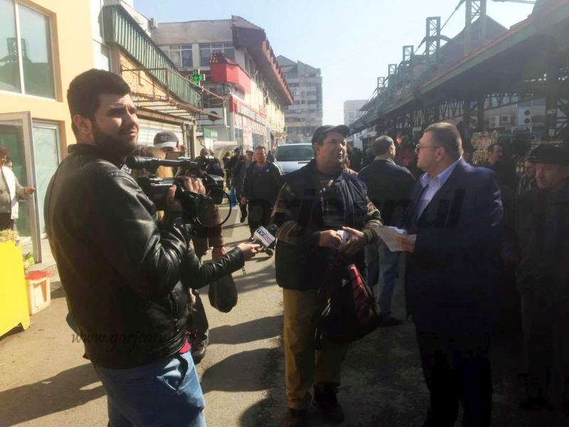 Pliante şi broşuri, împărţite de comisarii CJPC