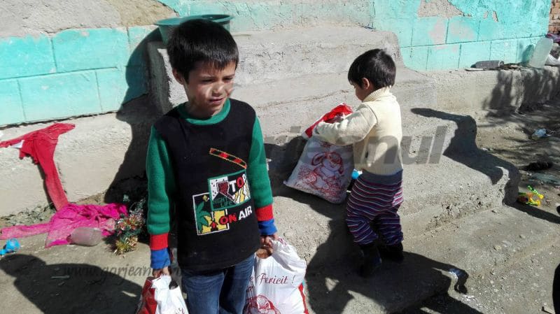 Caravana “Dăruiește și Primești” a poposit la Fărcășești și Bîlteni