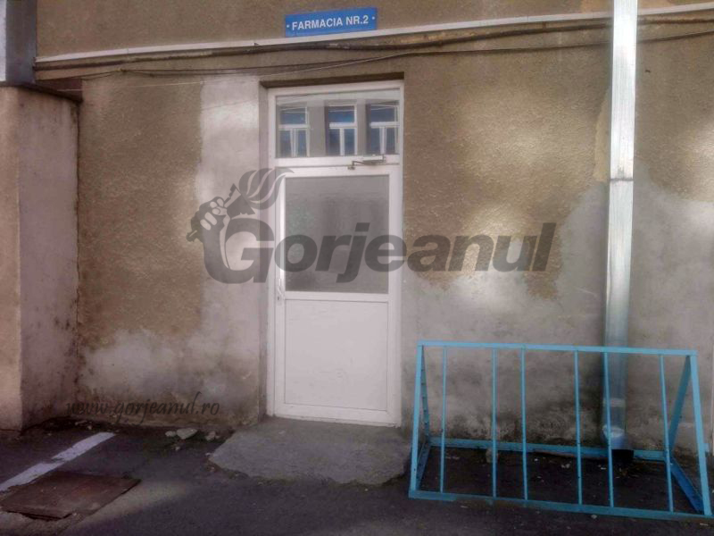 Fecalele deversate în farmacia Spitalului “Tudor Vladimirescu”, băgate înapoi în canalizare