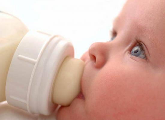 Peste două sute de copii beneficiază de lapte praf