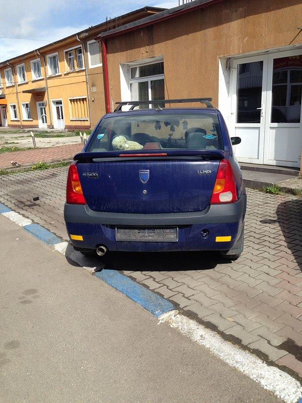 A rămas fără mașină după ce a luat oameni ”la ocazie”