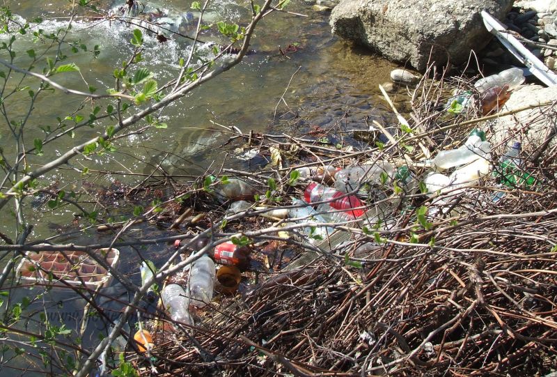 Poluarea cu nutrienţi, subiectul unei dezbateri de la Vâlcea, adresată şi gorjenilor