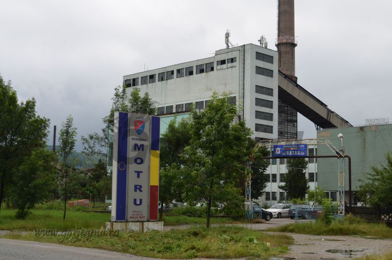 Motrenii nu mai vor căldură din cauza datoriilor neachitate la UATAA