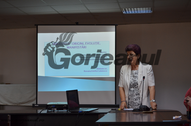 Cititorii din Târgu-Cărbunești i-au sărbătorit pe bibliotecari