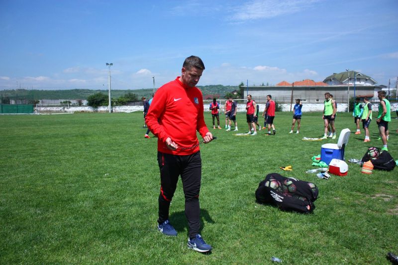 “Vestiarul” îl susţine pe Stoican: “Nu joacă antrenorul sau preşedintele”