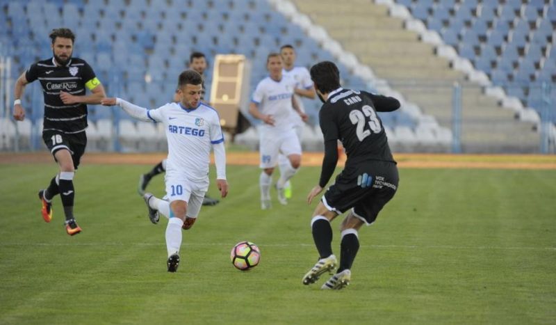 Luptă în trei pentru salvare!