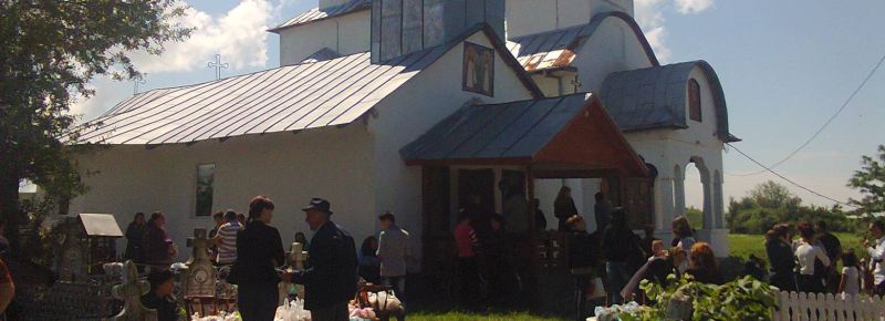 Sfântă Liturghie Arhierească la resfințirea Bisericii din Parohia Floreşti, Ţânţăreni, Protoieria Târgu-Cărbunești, Gorj!