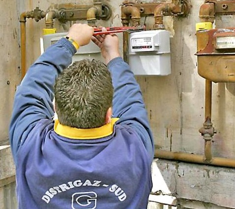 Falși angajați ai Distrigaz, căutați de polițiști