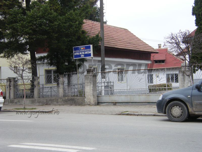 Tinerii, care vor să devină soldaţi şi gradaţi profesionişti în Armata României, așteptați la CMJ Gorj