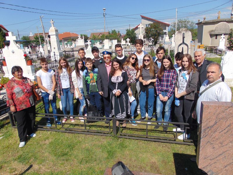 Lecție de istorie în Cimitirul Municipal Târgu-Jiu