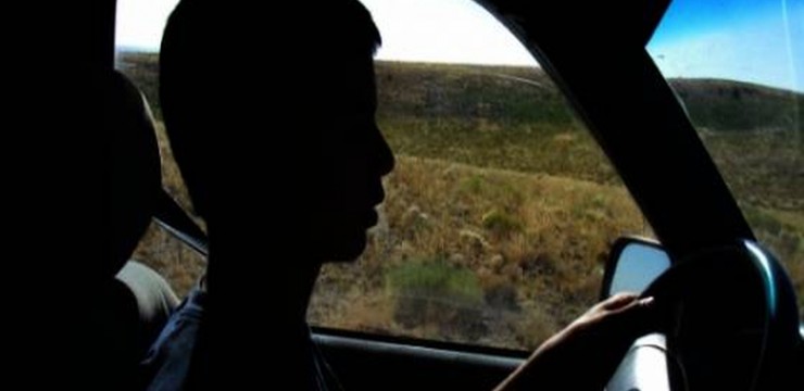 Minor prins la plimbare cu mașina bunicii