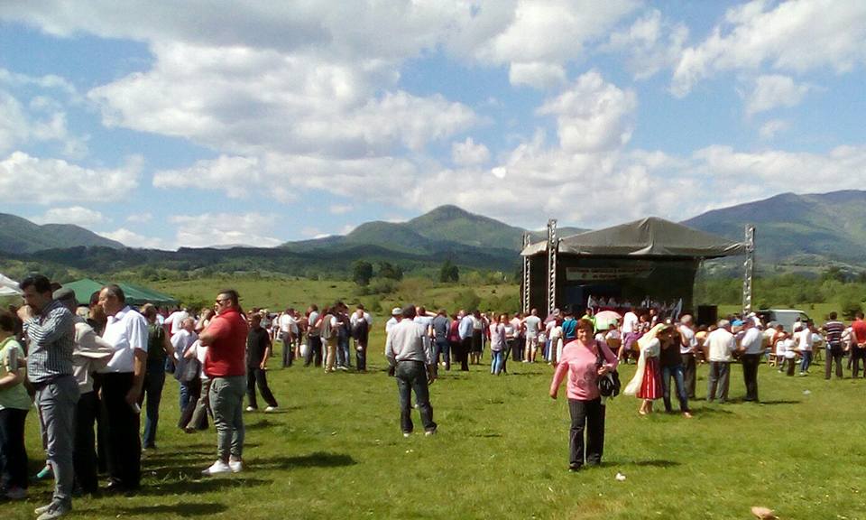 Eveniment cultural artistic – Festivalul Cântecului, Jocului şi Portului Popular din Peştişani