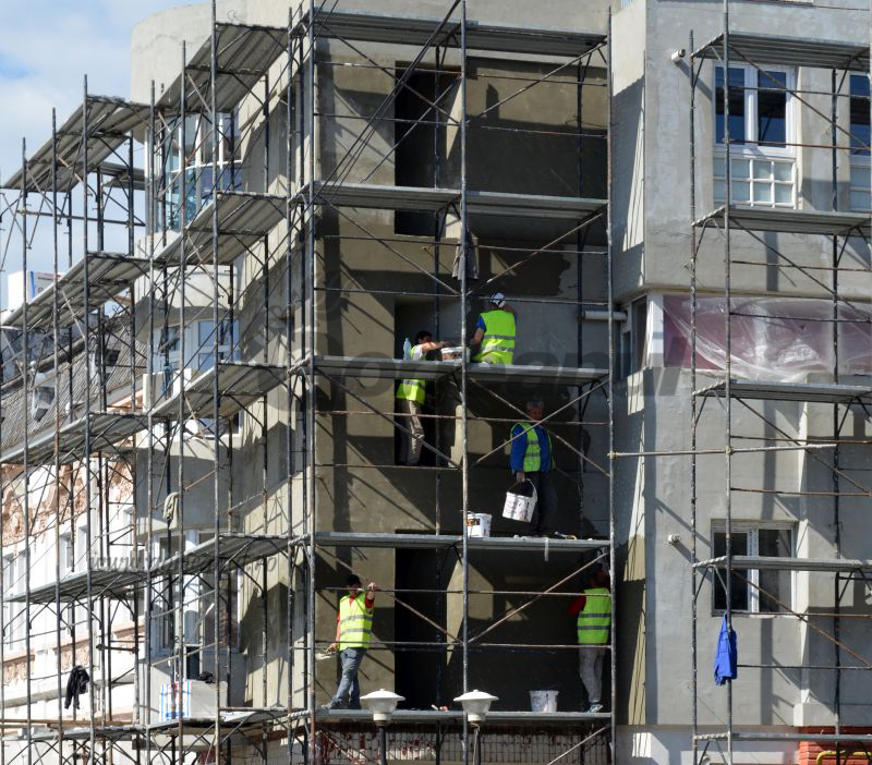 Primăria Târgu-Jiu achită datoriile asociaţiilor pentru reabilitarea blocurilor de pe Unirii