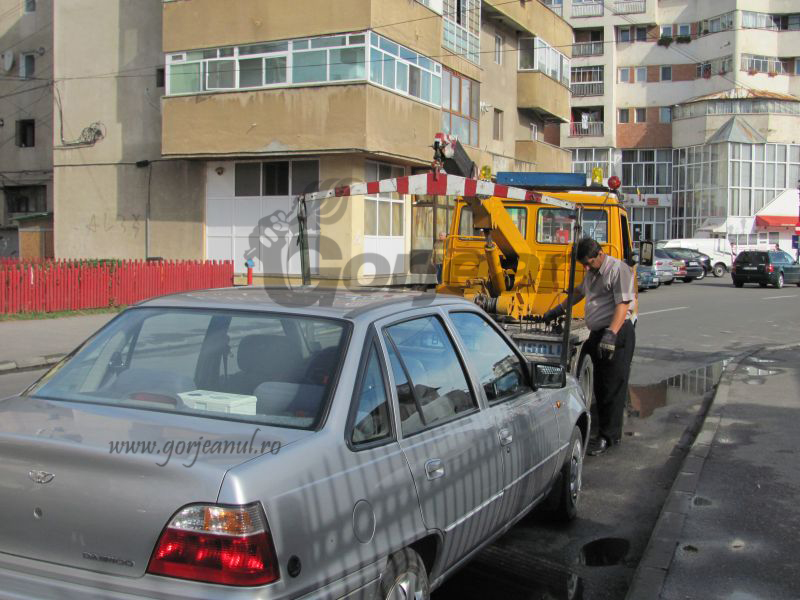 Dezbatere publică pentru instituirea, din nou, a procedurii de ridicare de către Transloc a maşinilor parcate neregulamentar