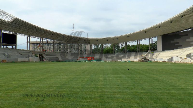 Se lucrează la pista de atletism şi la hotelul de patru stele, de la Stadionul Municipal