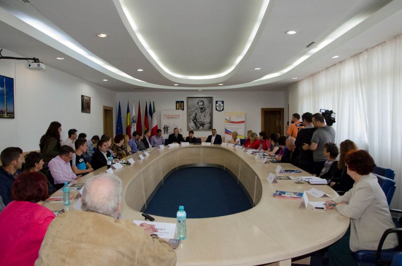 “Despre drepturi și dreptate”, o dezbatere de succes!