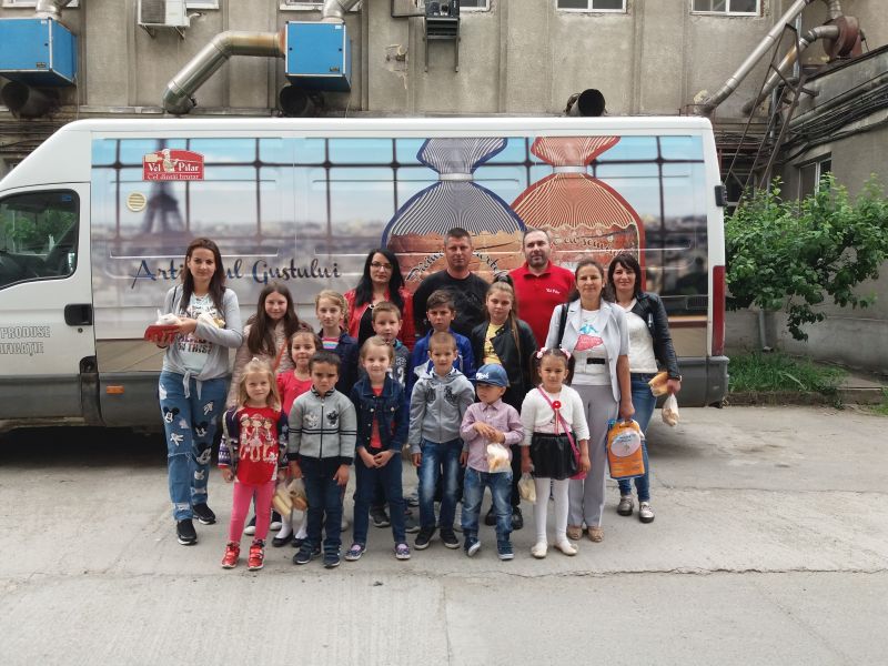 Preşcolarii de la Grădiniţa cu Program Normal Lihuleşti, în vizită la fabrica de pâine “Vel Pitar” şi la Fabrica de Ciocolată Belgiană
