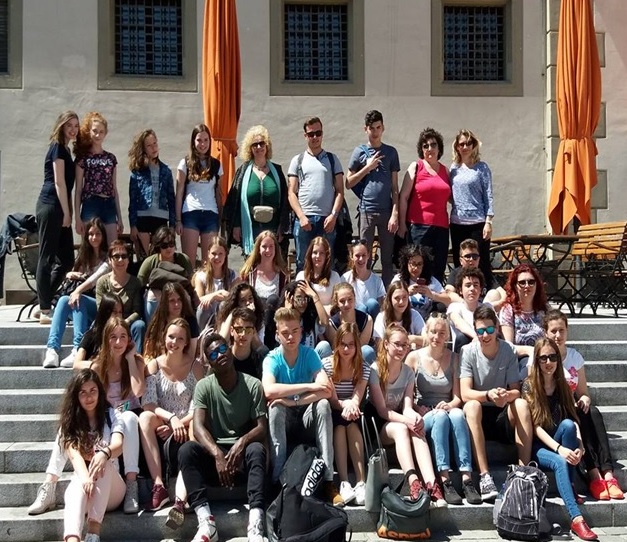 Elevi și profesori de la Liceul Tehnologic Baia de Fier în Gunzburg, Germania Parteneriat strategic Erasmus+ acțiunea cheie 2 ”Liberté – je t’aime” 2016-1-DE03-KA219-022919_2