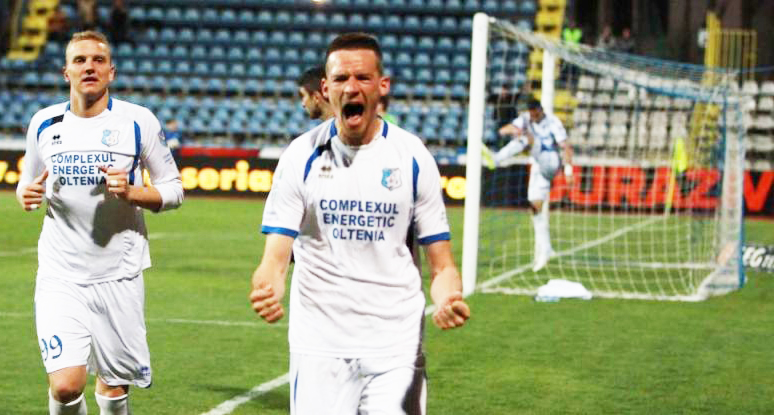 Pandurii aduce fotbalişti, dar nu are antrenor!