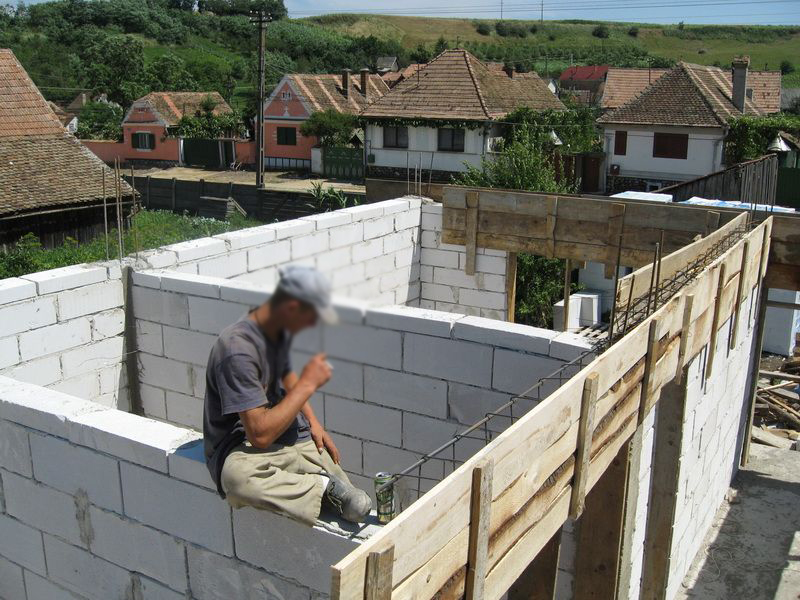 Lucrările ilegale nu mai pot fi oprite de inspectorii în construcţii