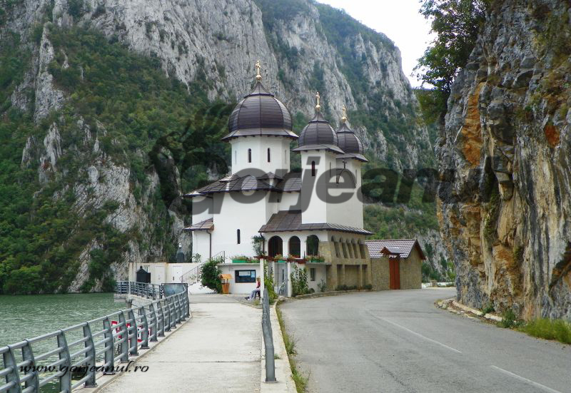 Spre poarta de piatră a Dunării de Jos