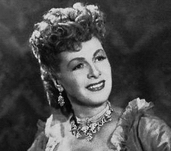 ELVIRA GODEANU – o viață de poveste