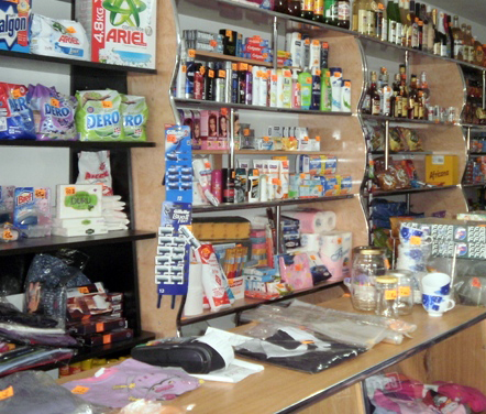 Sancţiuni pentru un depozit şi două magazine alimentare din judeţ