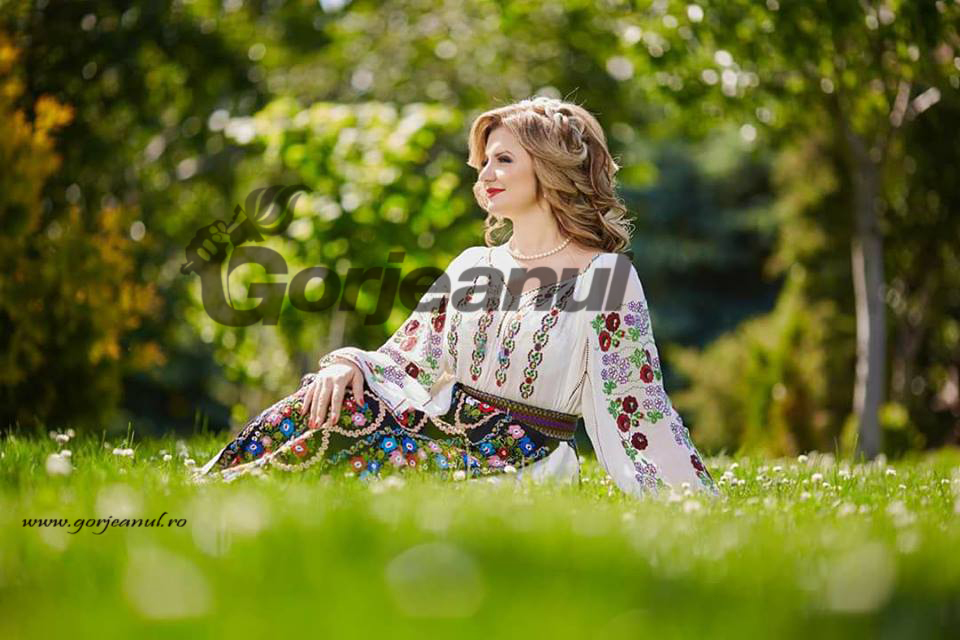 „Tinerețea mea grăbită”, Cea mai recentă piesă a Robertei Crintea are aproape o sută de mii de vizualizări în 3 zile