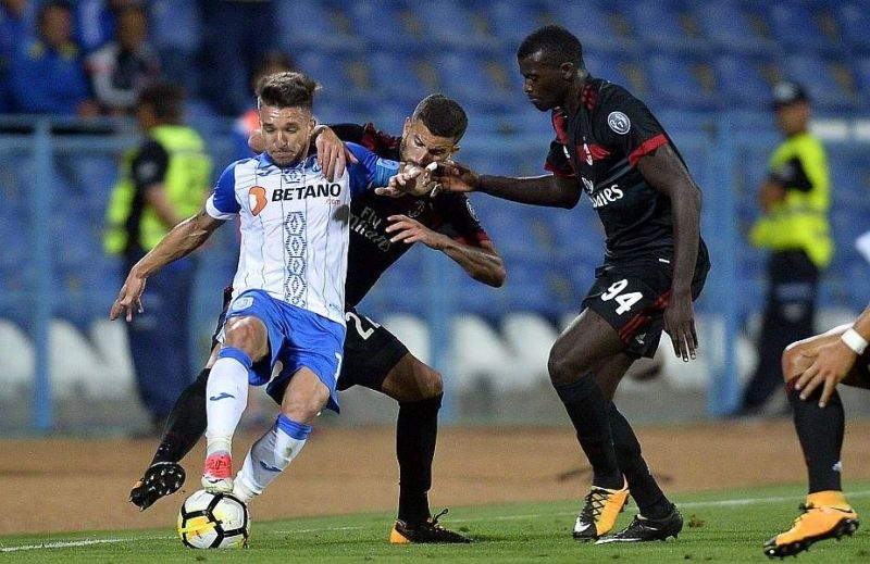 Greu în “Infern”! Craiova trebuie să-i surprindă pe rossoneri în Italia