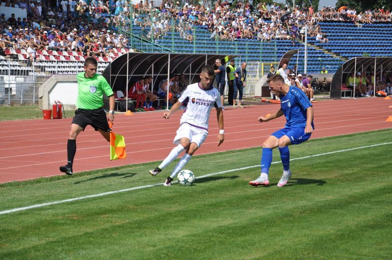 Chinuiţi de caniculă! Pandurii a remizat cu FC Argeş