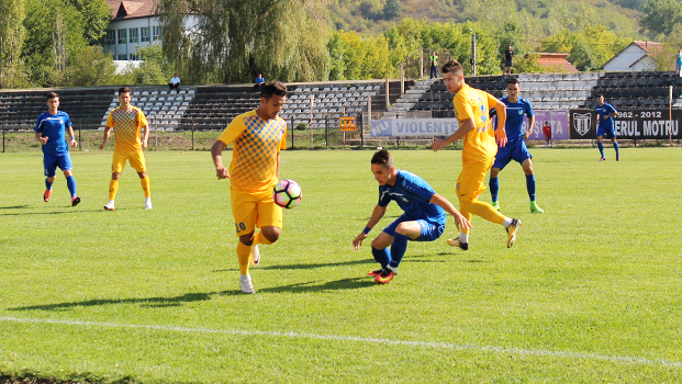 Pandurii se chinuie acasă!