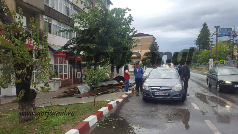 21908754_527360060945330_1900174130_o