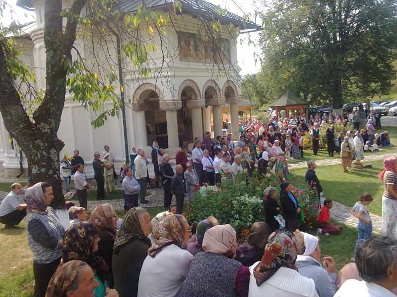 Sărbătoare Arhierească la Hramul Mănăstirii Târgu-Logreşti, Protopopiatul Târgu-Cărbuneşti, Gorj