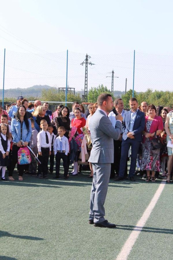 Filip, alături de elevii rovinăreni în noul an şcolar
