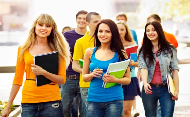 Tinerii gorjeni pot participa la programe de internship plătite